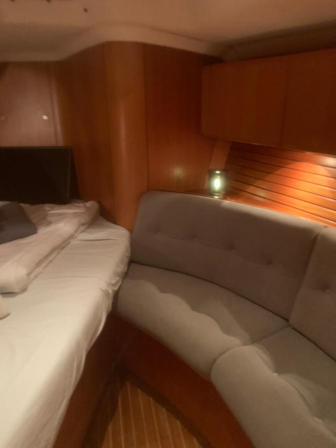 Nuit Sur Un Bateau Hotel La Rochelle  Exterior photo